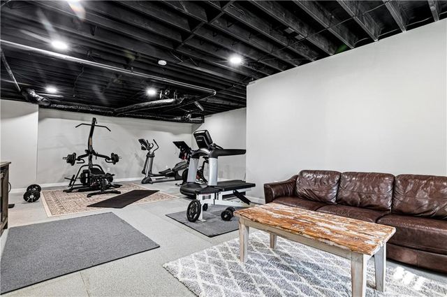 215 Woodchase Close NE, Atlanta, GA 30319