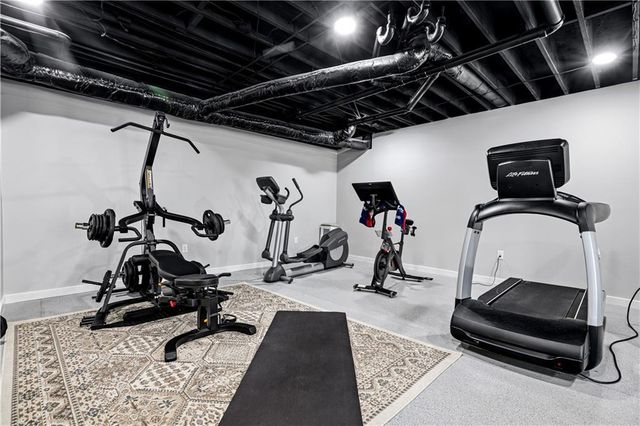 215 Woodchase Close NE, Atlanta, GA 30319