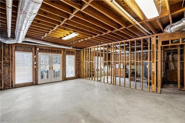 215 Woodchase Close NE, Atlanta, GA 30319