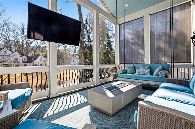 215 Woodchase Close NE, Atlanta, GA 30319