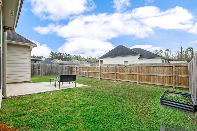 10396 Grand Plaza Dr, Denham Springs, LA 70726