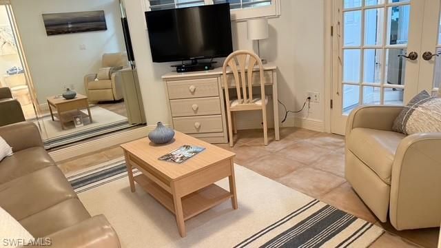 391 4th ST S 401, Naples, FL 34102