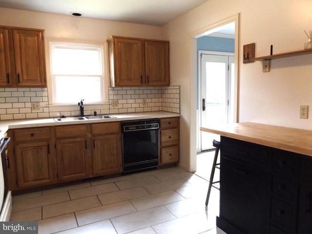 235 LANDIS DRIVE, Lancaster, PA 17602