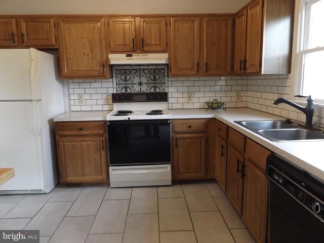 235 LANDIS DRIVE, Lancaster, PA 17602