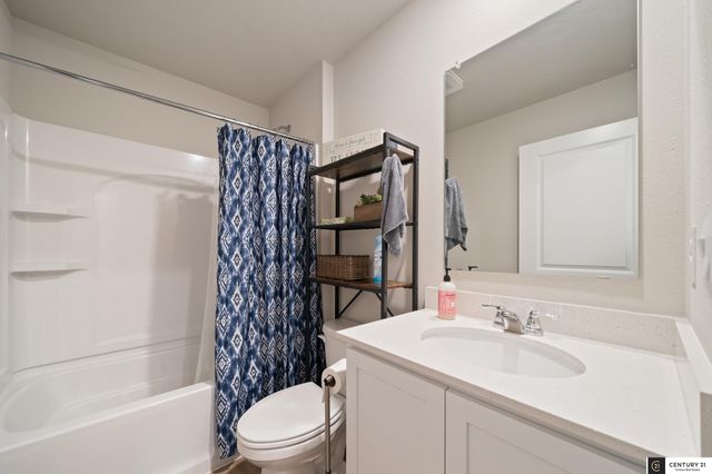 12650 S 205th Street, Gretna, NE 68028