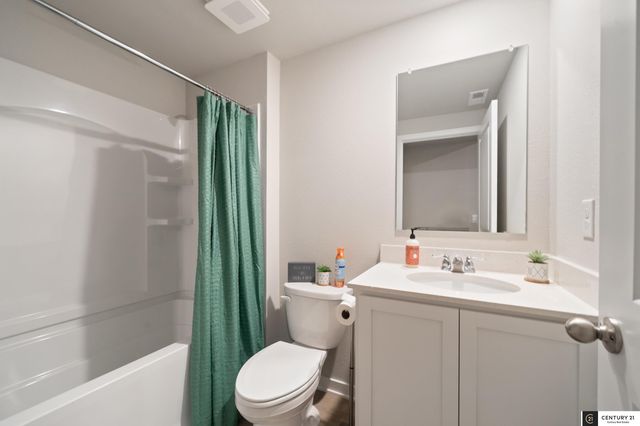 12650 S 205th Street, Gretna, NE 68028