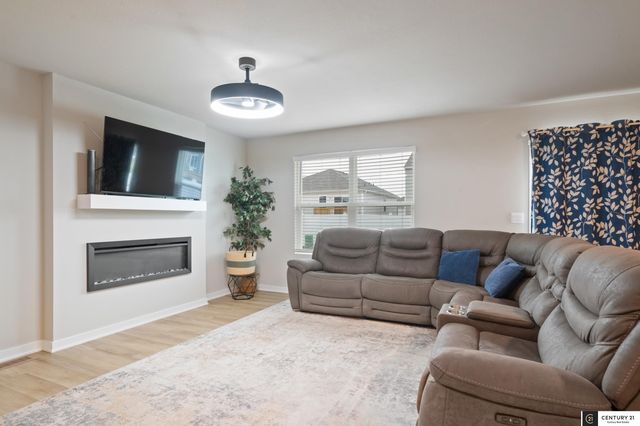 12650 S 205th Street, Gretna, NE 68028