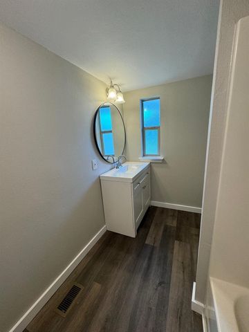 1201 N Rusk Street, Weatherford, TX 76086