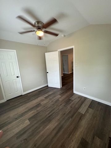 1201 N Rusk Street, Weatherford, TX 76086