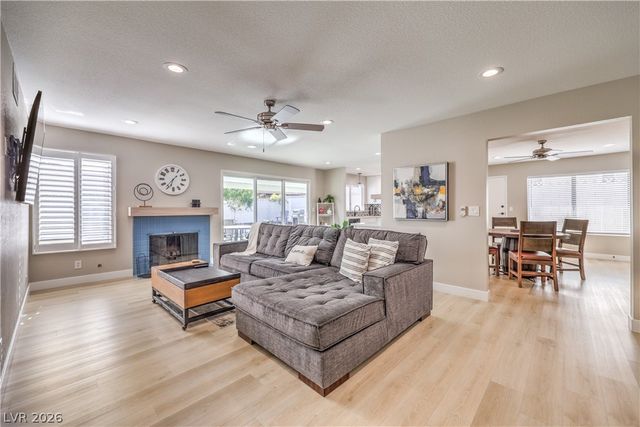 6931 Wedgewood Way, Las Vegas, NV 89147