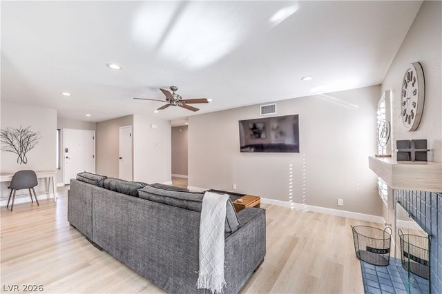 6931 Wedgewood Way, Las Vegas, NV 89147