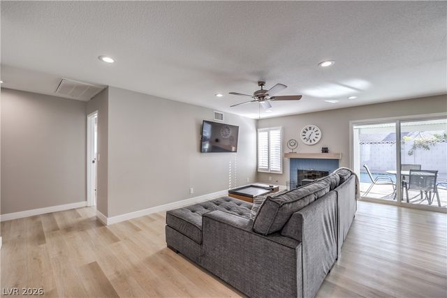 6931 Wedgewood Way, Las Vegas, NV 89147