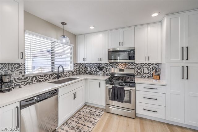 6931 Wedgewood Way, Las Vegas, NV 89147