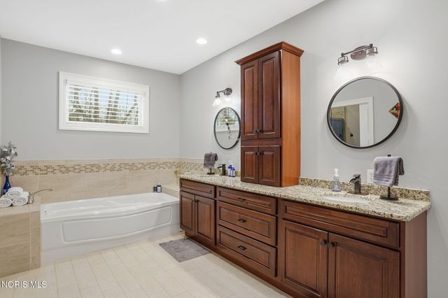 8081 Ash Ridge Lane, Findlay, OH 45840