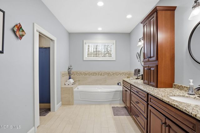 8081 Ash Ridge Lane, Findlay, OH 45840