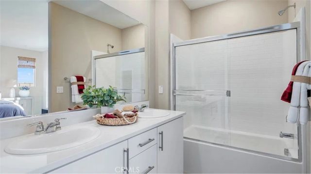 7439 Penn Avenue, Hesperia, CA 92345