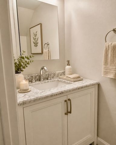 1711 Windsor 1711, Framingham, MA 01701