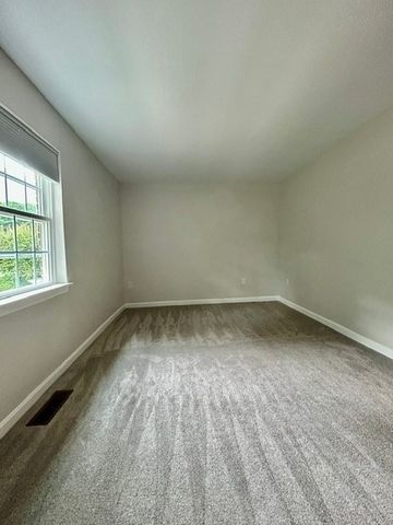 1711 Windsor 1711, Framingham, MA 01701
