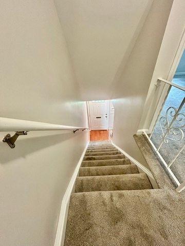 1711 Windsor 1711, Framingham, MA 01701