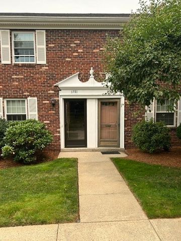 1711 Windsor 1711, Framingham, MA 01701
