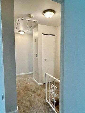 1711 Windsor 1711, Framingham, MA 01701