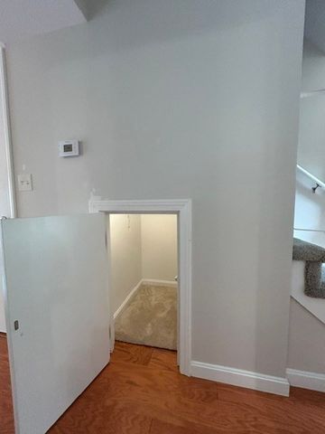 1711 Windsor 1711, Framingham, MA 01701