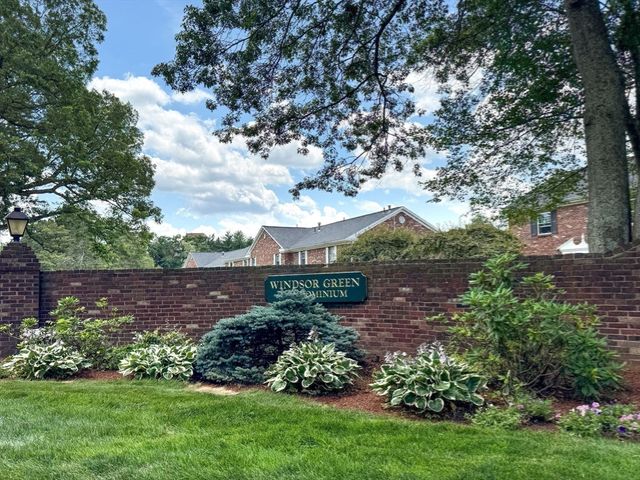 1711 Windsor 1711, Framingham, MA 01701