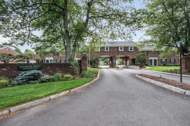 1711 Windsor 1711, Framingham, MA 01701