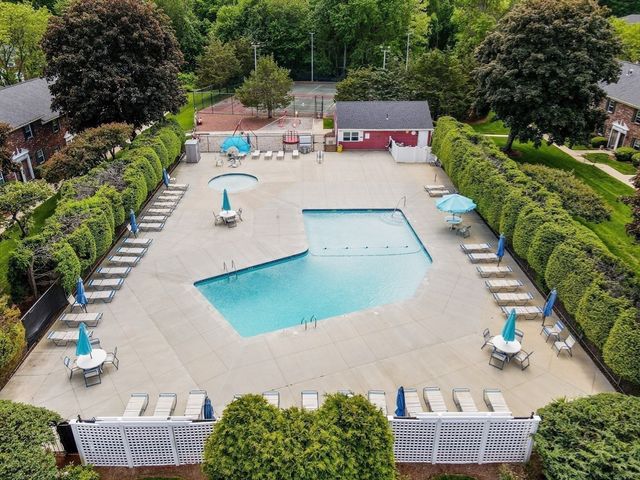 1711 Windsor 1711, Framingham, MA 01701