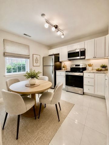 1711 Windsor 1711, Framingham, MA 01701