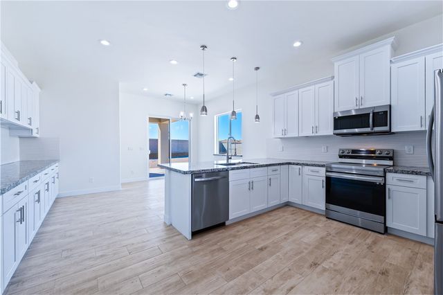 1898 E Via San Marino, Fort Mohave, AZ 86426