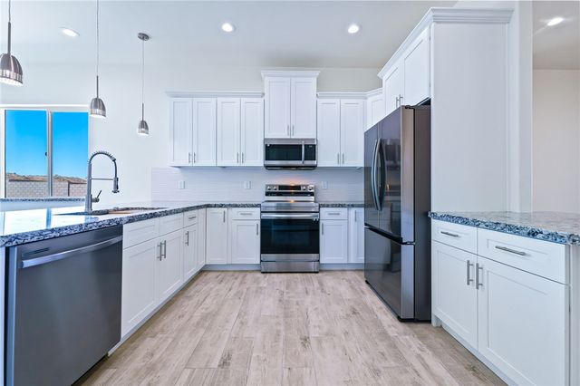 1898 E Via San Marino, Fort Mohave, AZ 86426