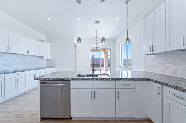 1898 E Via San Marino, Fort Mohave, AZ 86426