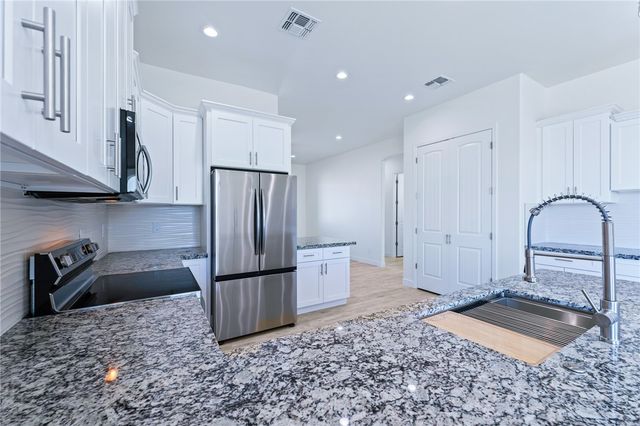 1898 E Via San Marino, Fort Mohave, AZ 86426