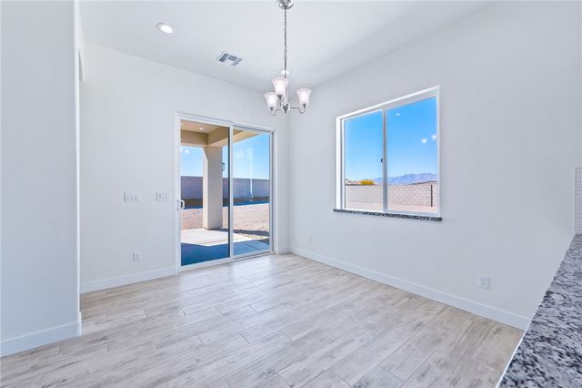 1898 E Via San Marino, Fort Mohave, AZ 86426