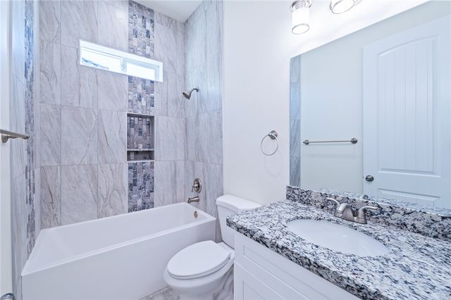 1898 E Via San Marino, Fort Mohave, AZ 86426