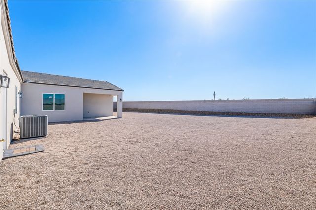 1898 E Via San Marino, Fort Mohave, AZ 86426