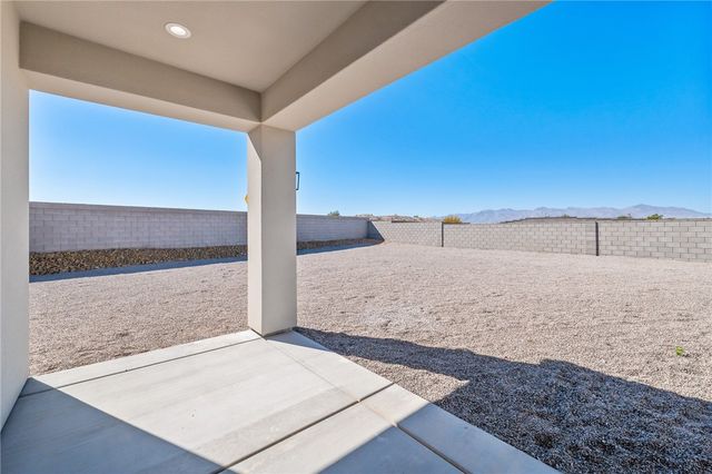 1898 E Via San Marino, Fort Mohave, AZ 86426