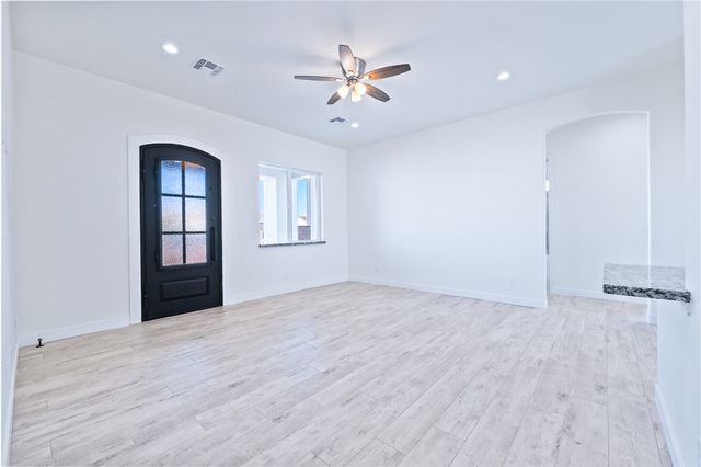 1898 E Via San Marino, Fort Mohave, AZ 86426