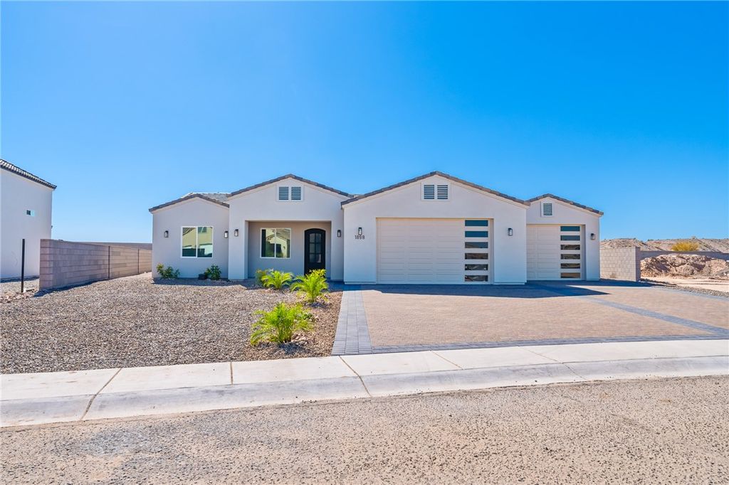 1898 E Via San Marino, Fort Mohave, AZ 86426