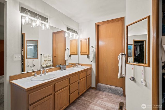 18412 SE 277th Place, Covington, WA 98042