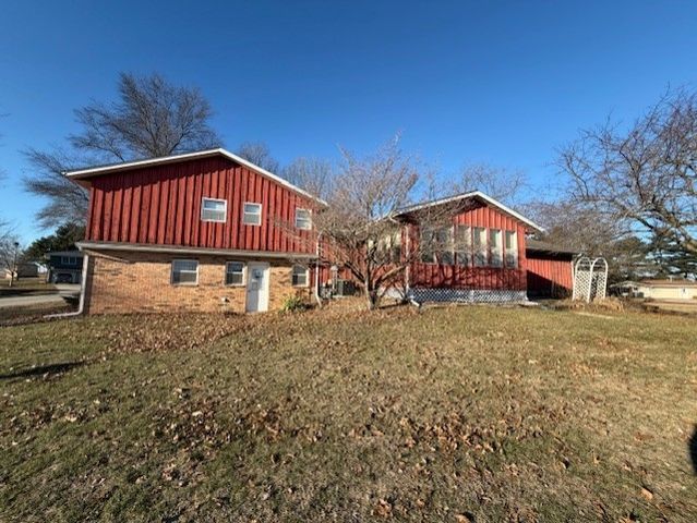 8 Pine Ridge Lane, Geneseo, IL 61254