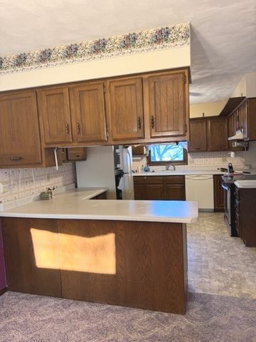 8 Pine Ridge Lane, Geneseo, IL 61254