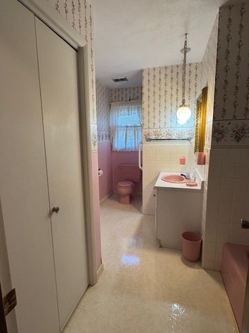 8 Pine Ridge Lane, Geneseo, IL 61254