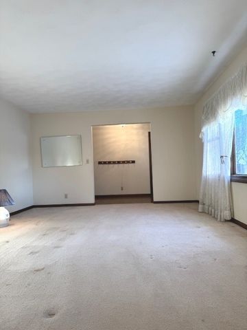 8 Pine Ridge Lane, Geneseo, IL 61254