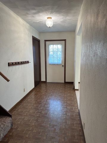 8 Pine Ridge Lane, Geneseo, IL 61254