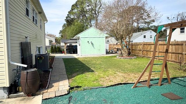 6104 Lockamy LN, Norfolk, VA 23502