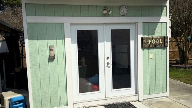 6104 Lockamy LN, Norfolk, VA 23502