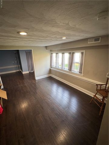 6104 Lockamy LN, Norfolk, VA 23502