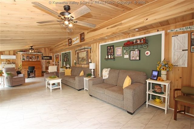 960 Grandview Road, Daniels, WV 25832